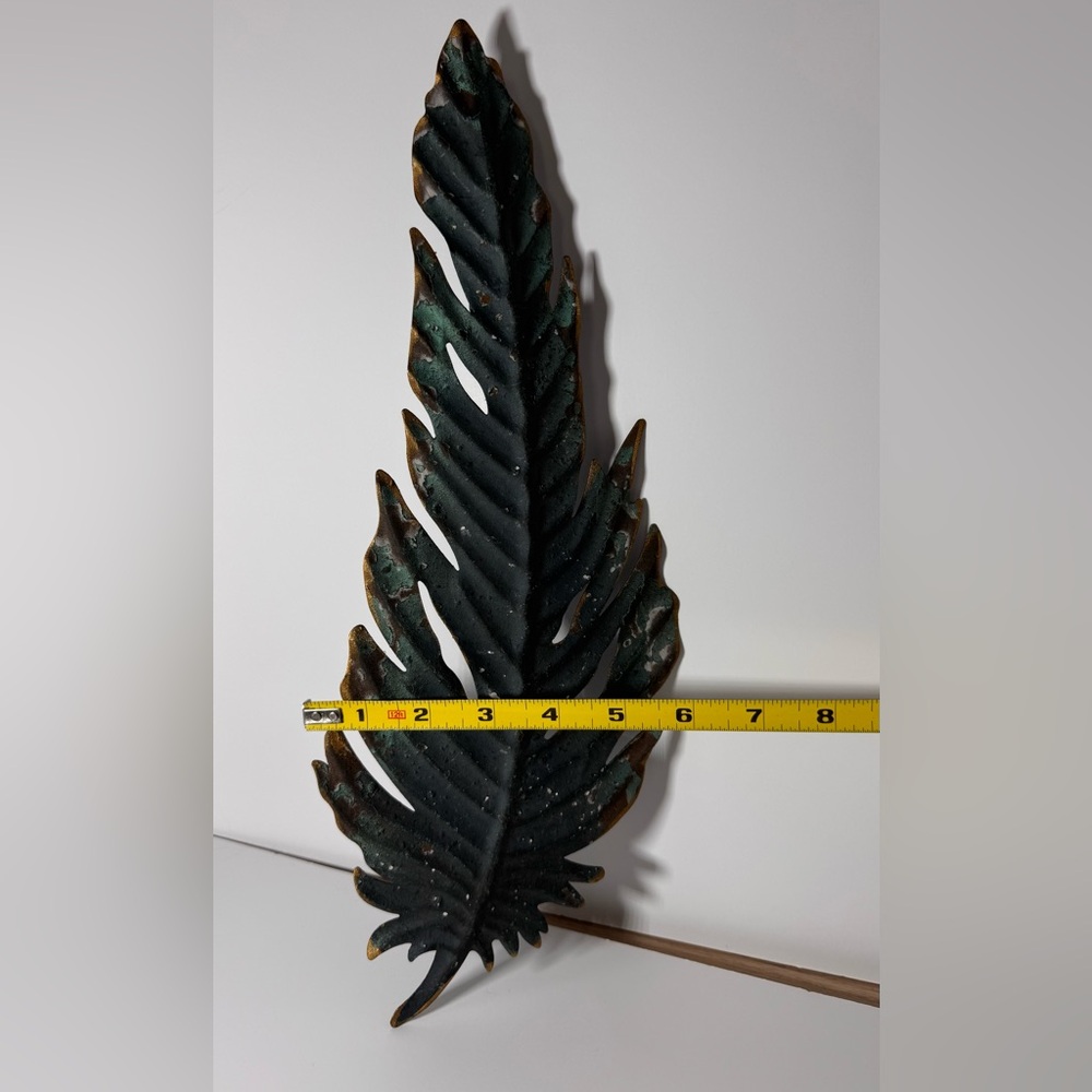 Wall Art Turquoise Feathers (2) Metal Accent Hangers On Back Preowned Pristine - Picture 6 of 6